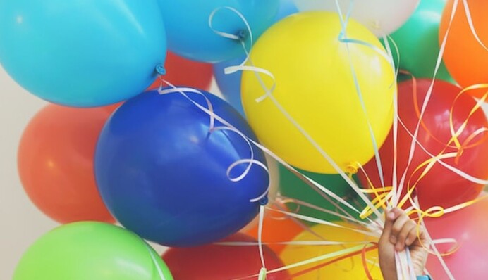 Що подарувати вчителю на випускний: ідеї пам'ятних і корисних подарунків