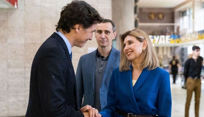 Елена Зеленская в стильном синем костюме встретилась с Джастином Трюдо: фото