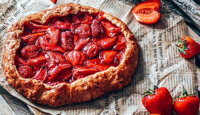 Сочная клубничная галета – самый популярный рецепт лета: как ее приготовить