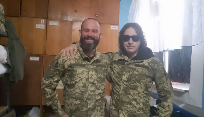 Коля Серга и другие музыканты помогли участникам группы Junket, которых принудительно мобилизовали на вокзале в Одессе