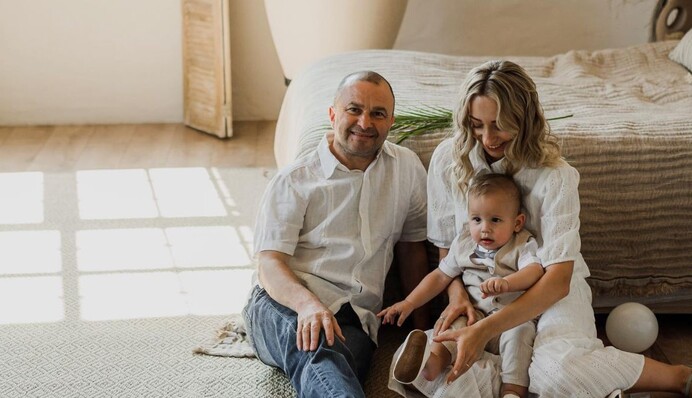 Молодшому сину Віктора Павліка виповнилося 2 роки: дружина співака показала, як підріс хлопчик