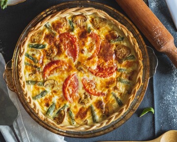 Как приготовить киш с курицей и овощами: простой летний рецепт