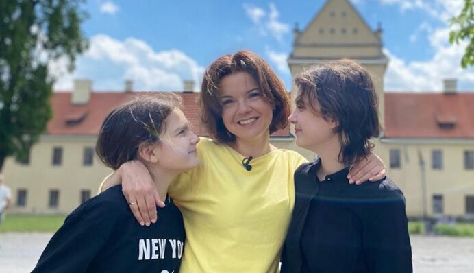 Не видели 8 месяцев: Маричка Падалко показала трогательную встречу дочерей с отцом-военным