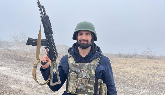 Після отримання повістки Віталій Козловський показався у формі і зі зброєю