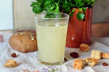 Рецепт настоящего хлебного кваса: как приготовить освежающий напиток в домашних условиях