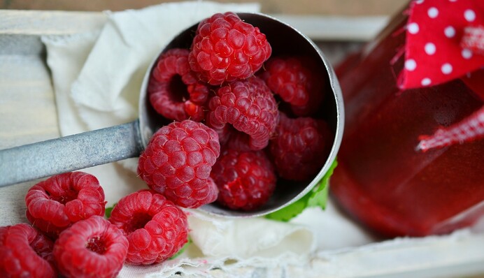 Рецепт малинового джему без кісточок став хітом: як закрити його на зиму