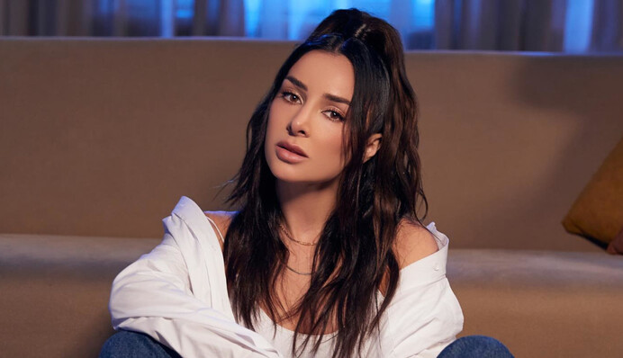 У Златы Огневич появился новый преследователь: стоит под домом и просит о встрече