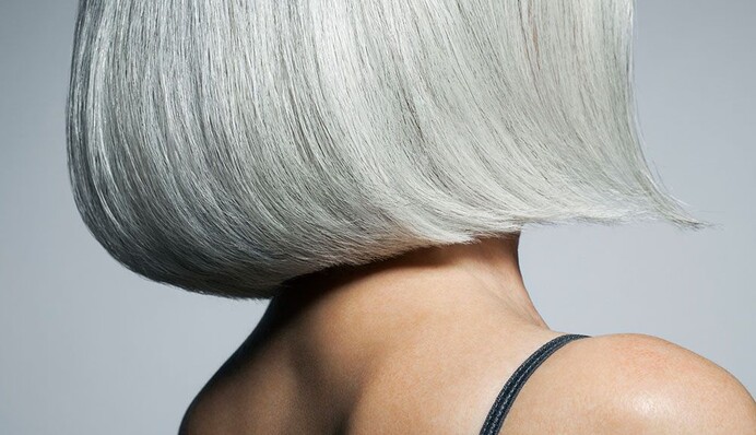 Стилісти назвали 2 популярні стрижки, яких варто уникати жінкам після 50 років