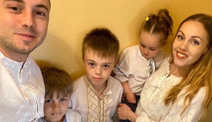 Співачка Alyosha заявила, що люди, які не вивезли дітей з України, не усвідомлюють небезпеку