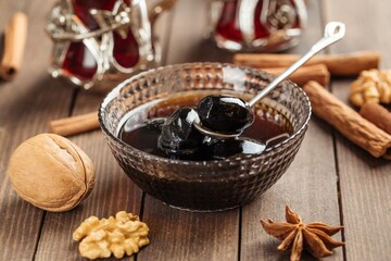 Варенье из зеленых грецких орехов готовят в начале июля: как закрыть его на зиму