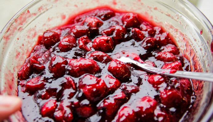 Старовинний рецепт вишневого варення без кісточок: так готували ще наші бабусі