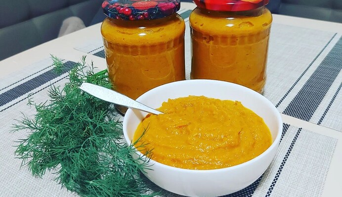 Простий рецепт кабачкової ікри з майонезом, яку варто приготувати на зиму