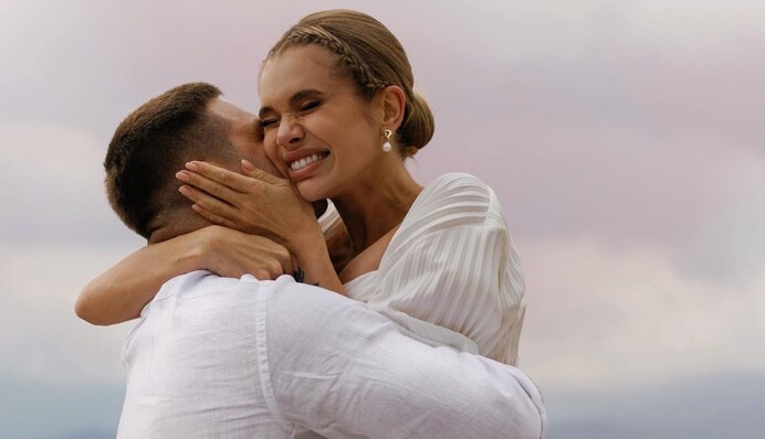 Ми такі щасливі: Саша Бо влаштувала гендер-паті та розсекретила стать майбутньої дитини