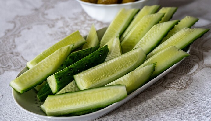 Можна готувати щодня: швидкий рецепт огірків по-корейськи з часником і кропом