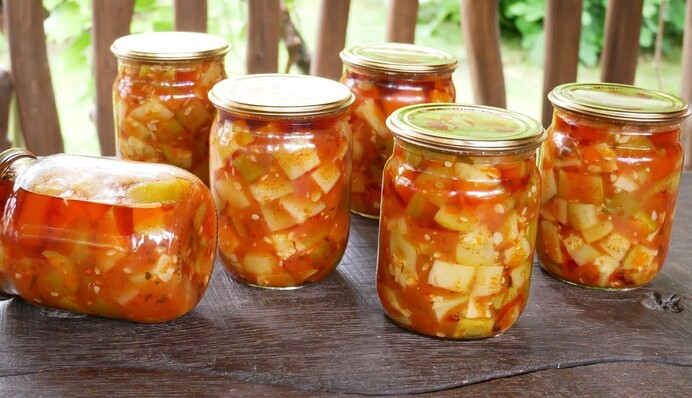 Кабачки на зиму без стерилізації: як приготувати у гостро-солодкому соусі сацебелі