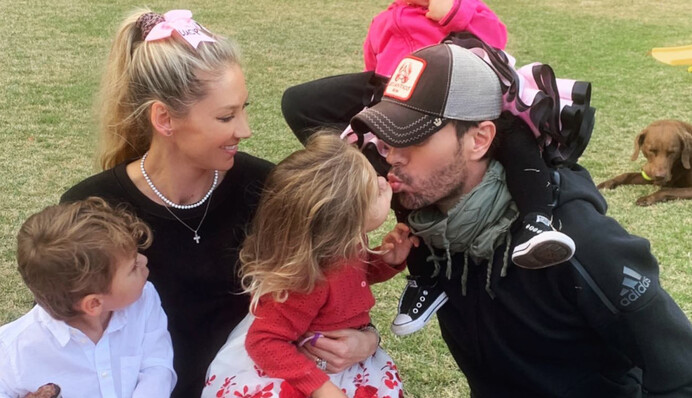 После рождения троих детей Энрике Иглесиас и Анна Курникова тайно поженились