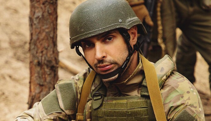 Виталий Козловский показал, в каких условиях живет во время боевой подготовки