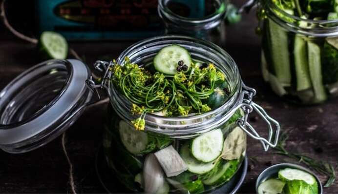 Як готують мариновані огірки 