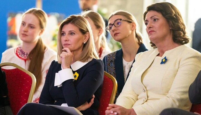 Первые леди и джентльмены: Елена Зеленская показала, с кем мировые лидеры приехали на саммит НАТО