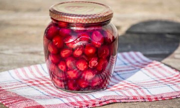 Вишни в собственном соку сохраняют форму и насыщенный вкус: рецепт на зиму