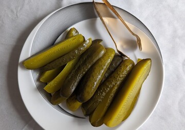 Классический рецепт маринованных огурцов никогда не подведет: как закрыть их на зиму