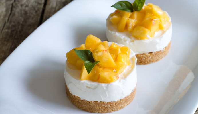 Чизкейк без випічки: як приготувати десерт з печивом і кисломолочним сиром