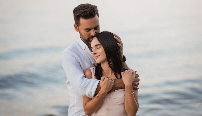 Значительное отставание в развитии: Мирошниченко с женой рассказали о диагнозах приемного сына