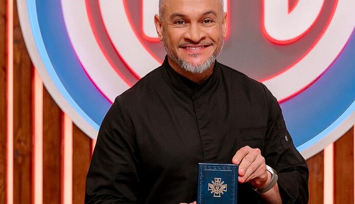 Велика честь: Ектор Хіменес-Браво отримав почесну нагороду від Залужного