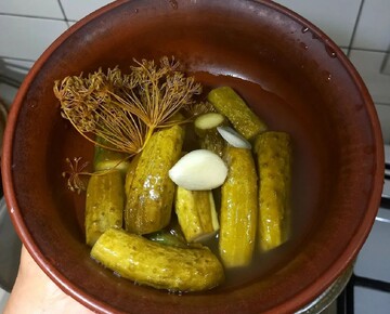 Как приготовить квашеные огурцы, чтобы долго хранились в квартире при комнатной температуре