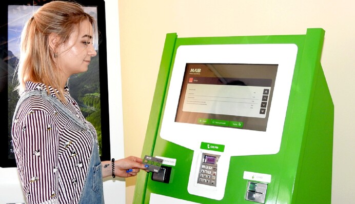 Поповнювати рахунки за новими правилами: навіщо Нацбанк вимагає від українців номери телефонів