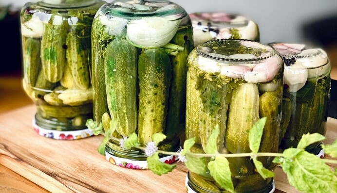 Консервация без стерилизации: рецепт хрустящих маринованных огурцов на зиму
