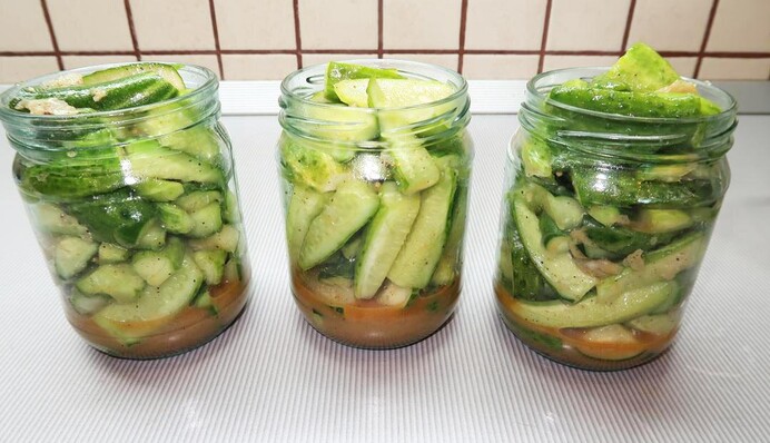 Консервируем огурцы на зиму: популярный и простой рецепт с горчицей и чесноком