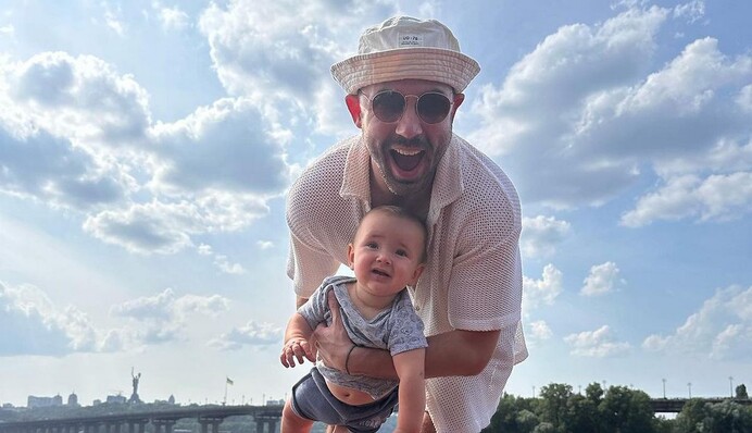 Це мій син: Андрій Бєдняков замилував спільним фото з 9-місячним Остапом