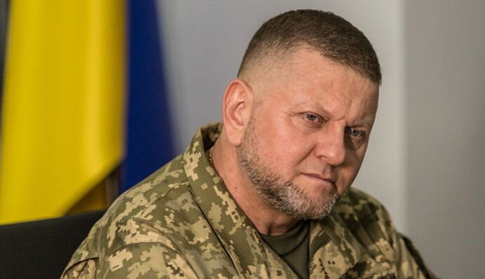 Валерий Залужный нежно поздравил любимую жену с днем рождения и поблагодарил за терпение