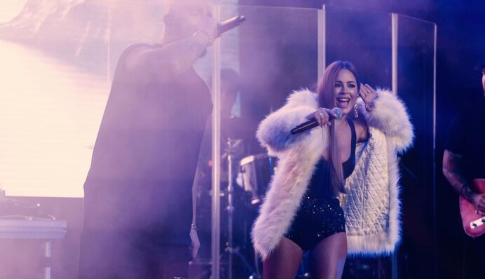 Після зриву концерту в Анталії зрадниця Ані Лорак похизувалася виступом в іншому турецькому місті