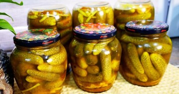 Приправа карри делает маринованные огурцы очень вкусными: простой рецепт консервации