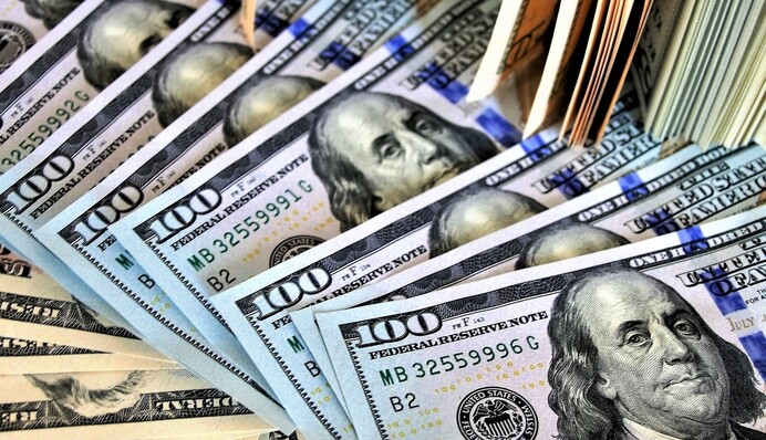 Гривна в крутом пике: каким будет курс доллара до конца года