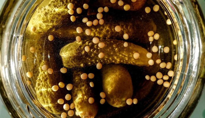 Овощное ассорти на зиму: как закрыть салат из огурцов, перца и шампиньонов