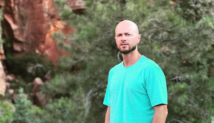 Регулярно бывает стыдно: Влад Яма ответил на хейт по поводу своего выезда из Украины