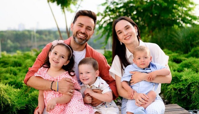 Наш Марсель: Тимур Мирошниченко с женой впервые показали лицо усыновленного мальчика