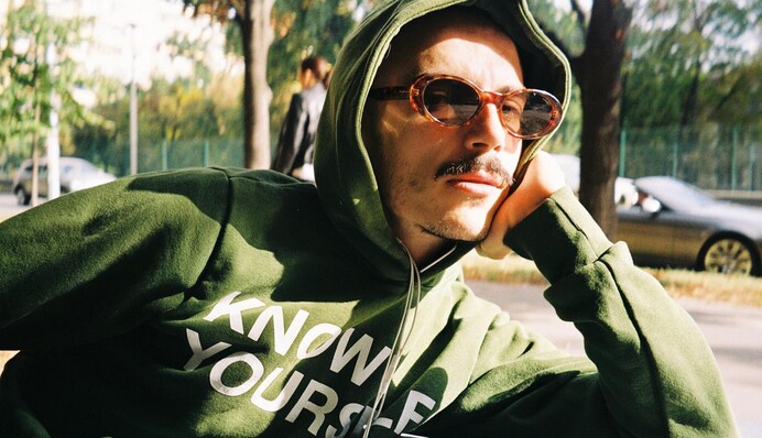 Все равно на Каховку и на трагедии каждый день: украинский певец Zbaraski удивил заявлением