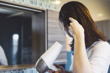 Волосы как солома: почему они портятся и что делать, чтобы их улучшить