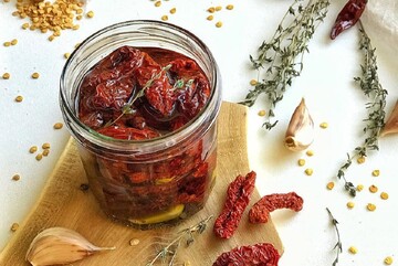 Дешевле, чем в магазине: как приготовить домашние вяленые томаты в духовке