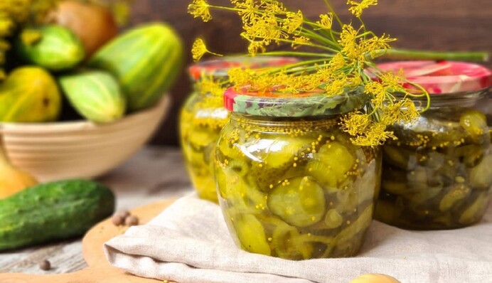 Огурцы, как в McDonald's, можно приготовить дома: простой рецепт на зиму