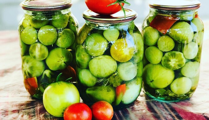 Зеленые помидоры на зиму: простые рецепты, ставшие хитами в интернете