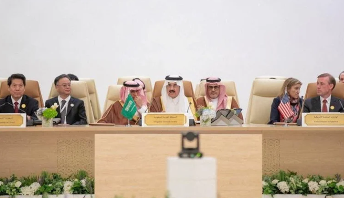 Без Кремля, але з Китаєм: що показала зустріч у Джидді