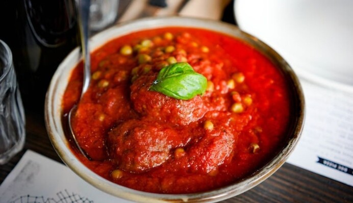 Самый простой рецепт сырой аджики с хреном: как ее приготовить и хранить