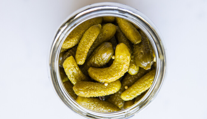 Мариновані огірки, які розлітаються на ура: рецепт корнішонів по-польськи