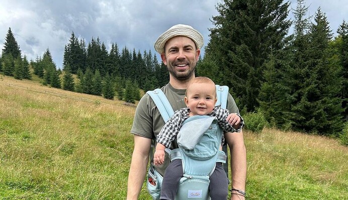 Андрій Бєдняков замилував сімейними світлинами з відпочинку в Карпатах