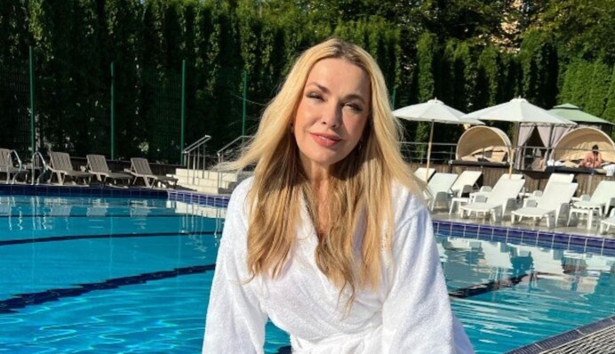 Ольгу Сумскую пристыдили за фото с отдыха во время войны: актриса ответила хейтерам